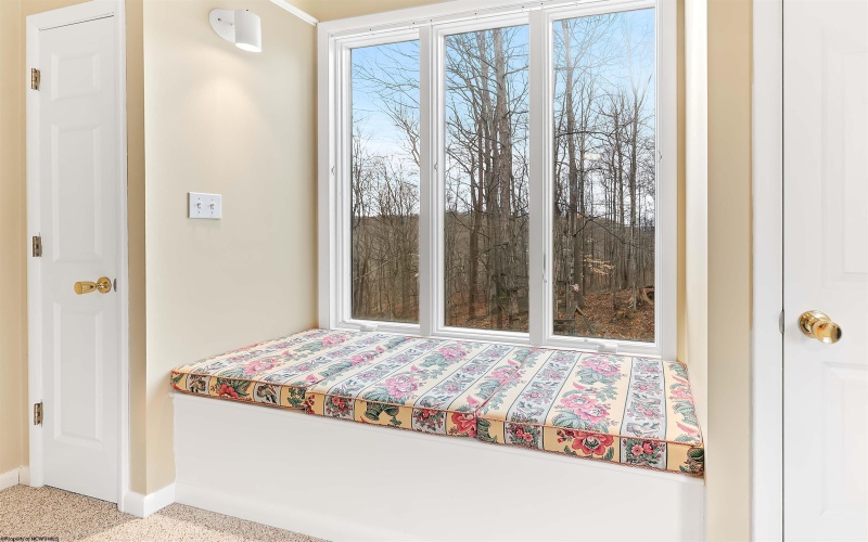 237 Poplar Drive, Morgantown, West Virginia 26505, 4 Bedrooms Bedrooms, 10 Rooms Rooms,3 BathroomsBathrooms,Single Family Detached,For Sale,Poplar,10163799