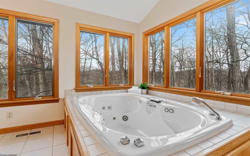 237 Poplar Drive, Morgantown, West Virginia 26505, 4 Bedrooms Bedrooms, 10 Rooms Rooms,3 BathroomsBathrooms,Single Family Detached,For Sale,Poplar,10163799