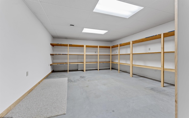 237 Poplar Drive, Morgantown, West Virginia 26505, 4 Bedrooms Bedrooms, 10 Rooms Rooms,3 BathroomsBathrooms,Single Family Detached,For Sale,Poplar,10163799