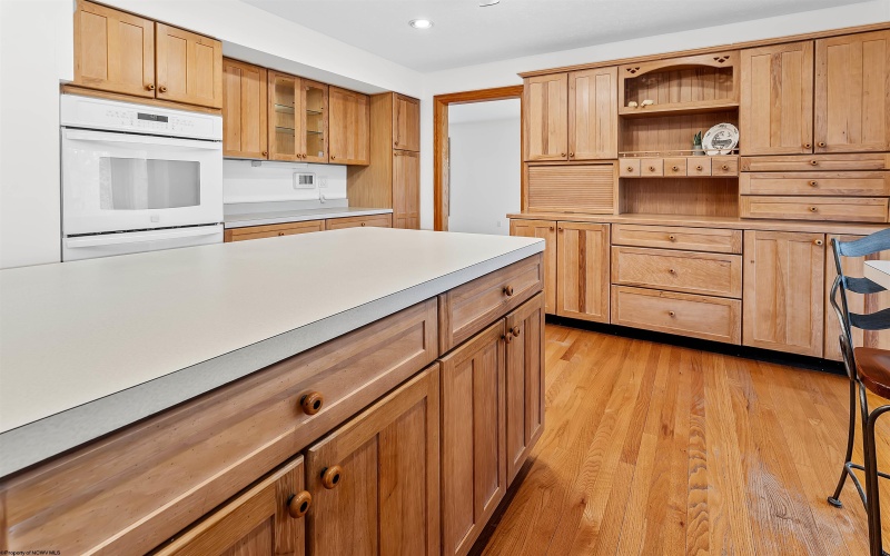 237 Poplar Drive, Morgantown, West Virginia 26505, 4 Bedrooms Bedrooms, 10 Rooms Rooms,3 BathroomsBathrooms,Single Family Detached,For Sale,Poplar,10163799