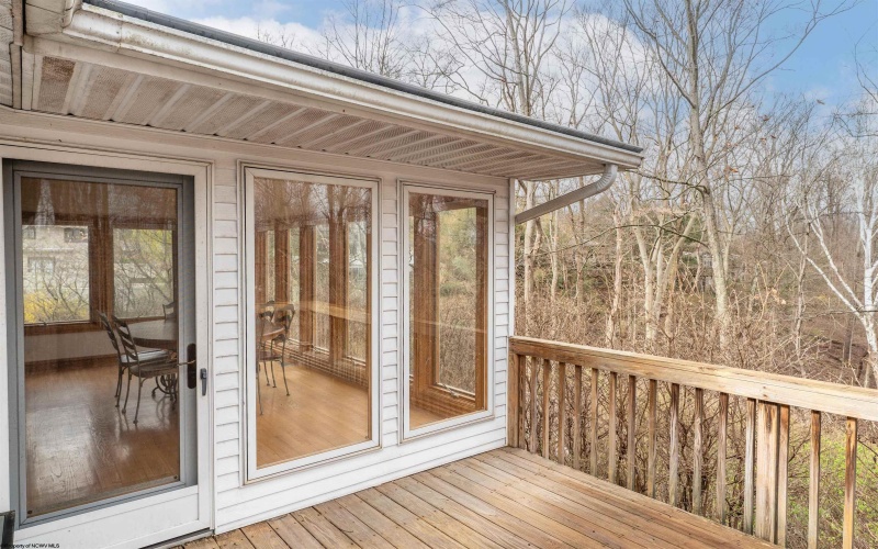 237 Poplar Drive, Morgantown, West Virginia 26505, 4 Bedrooms Bedrooms, 10 Rooms Rooms,3 BathroomsBathrooms,Single Family Detached,For Sale,Poplar,10163799