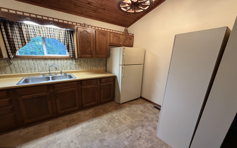 813 US Hwy 33 West, Weston, West Virginia 26452, 3 Bedrooms Bedrooms, 5 Rooms Rooms,1 BathroomBathrooms,Single Family Detached,For Sale,US Hwy 33,10163791