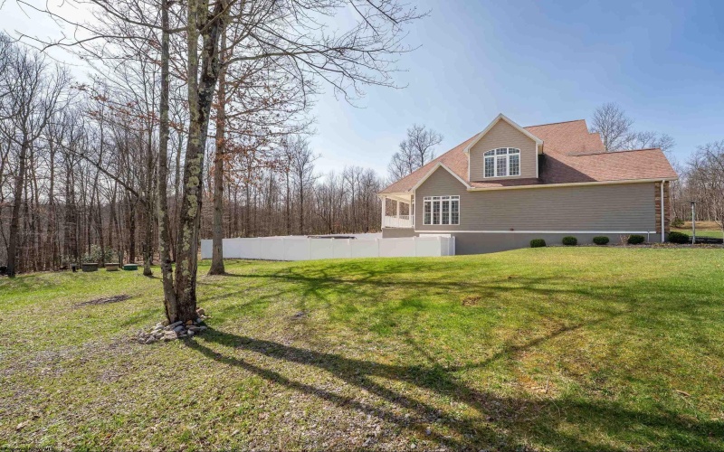 356 Sturgiss School Road, Masontown, West Virginia 26542, 5 Bedrooms Bedrooms, 12 Rooms Rooms,3 BathroomsBathrooms,Single Family Detached,For Sale,Sturgiss School,10163796