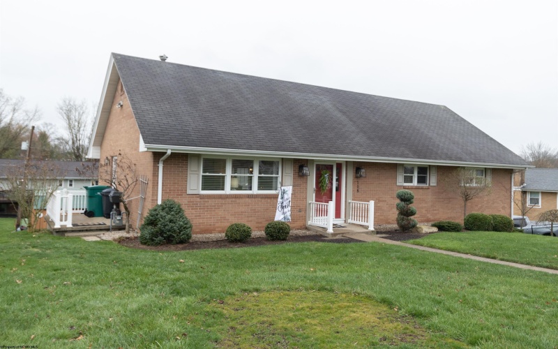 118 Ridgeway Drive, Bridgeport, West Virginia 26330, 5 Bedrooms Bedrooms, 10 Rooms Rooms,3 BathroomsBathrooms,Single Family Detached,For Sale,Ridgeway,10163788 118 Ridgeway Drive, Bridgeport, West Virginia 26330, 5 Bedrooms Bedrooms, 10 Rooms Rooms,3 BathroomsBathrooms,Single Family Detached,For Sale,Ridgeway,10163788