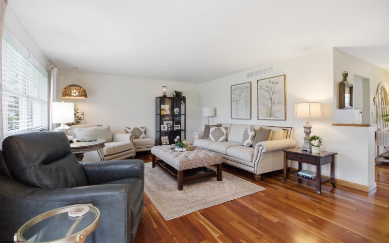 118 Ridgeway Drive, Bridgeport, West Virginia 26330, 5 Bedrooms Bedrooms, 10 Rooms Rooms,3 BathroomsBathrooms,Single Family Detached,For Sale,Ridgeway,10163788 118 Ridgeway Drive, Bridgeport, West Virginia 26330, 5 Bedrooms Bedrooms, 10 Rooms Rooms,3 BathroomsBathrooms,Single Family Detached,For Sale,Ridgeway,10163788