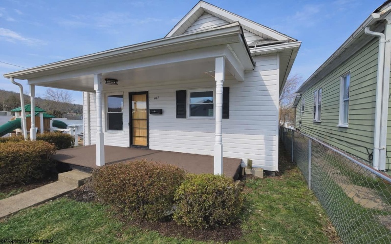 407 West Virginia Avenue, Nutter Fort, West Virginia 26301, 4 Bedrooms Bedrooms, 7 Rooms Rooms,1 BathroomBathrooms,Single Family Detached,For Sale,West Virginia,10163792
