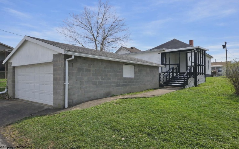 407 West Virginia Avenue, Nutter Fort, West Virginia 26301, 4 Bedrooms Bedrooms, 7 Rooms Rooms,1 BathroomBathrooms,Single Family Detached,For Sale,West Virginia,10163792