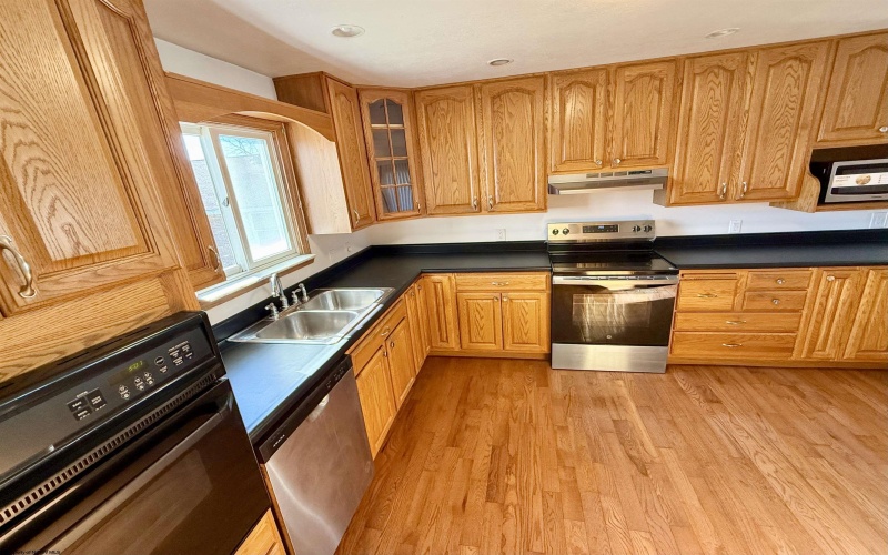 1634 Kingwood Pike, Morgantown, West Virginia 26508, 3 Bedrooms Bedrooms, 8 Rooms Rooms,3 BathroomsBathrooms,Single Family Detached,For Sale,Kingwood,10163795