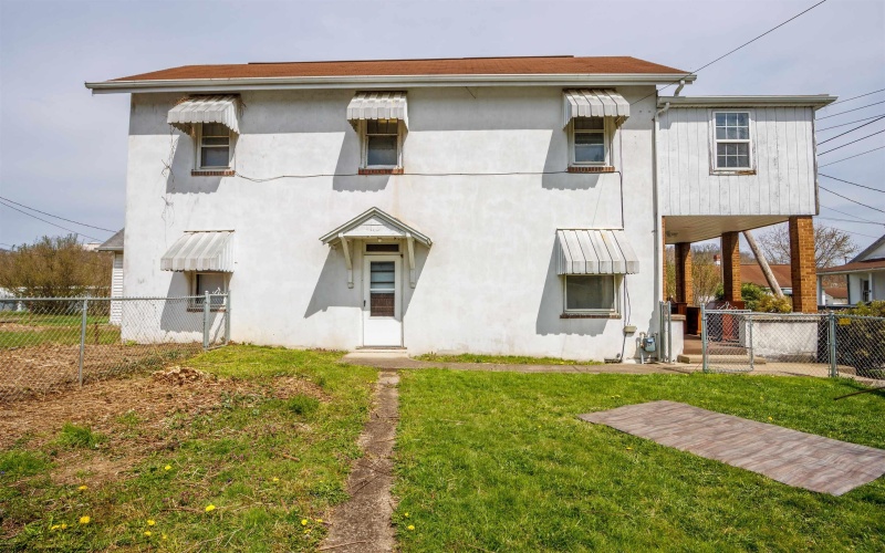 9 Garrison Street, Westover, West Virginia 26501, 3 Bedrooms Bedrooms, 9 Rooms Rooms,2 BathroomsBathrooms,Single Family Detached,For Sale,Garrison,10149215