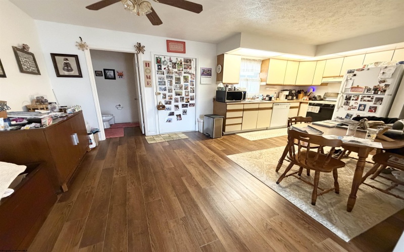 38 Cliffside Drive, Morgantown, West Virginia 26501, 2 Bedrooms Bedrooms, 4 Rooms Rooms,1 BathroomBathrooms,Single Family Attached,For Sale,Cliffside,10163803