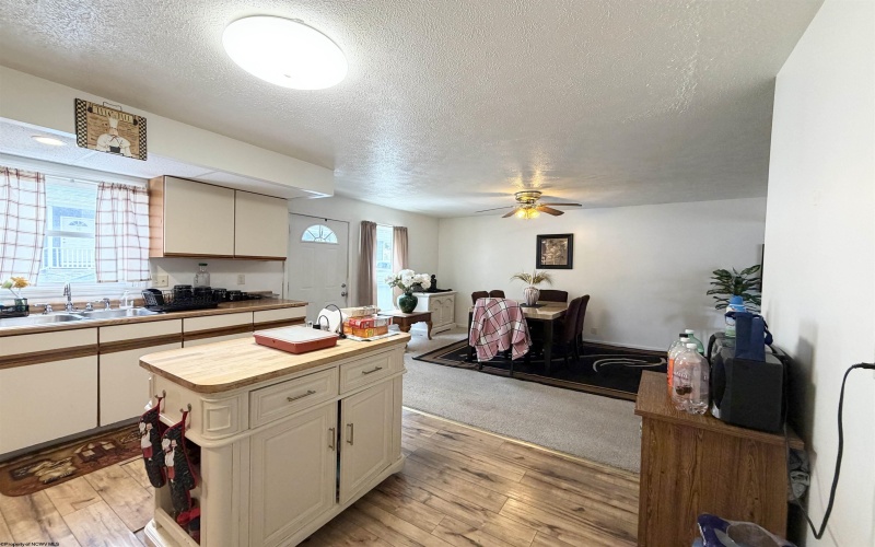 38 Cliffside Drive, Morgantown, West Virginia 26501, 3 Bedrooms Bedrooms, 4 Rooms Rooms,2 BathroomsBathrooms,Single Family Attached,For Sale,Cliffside,10163806