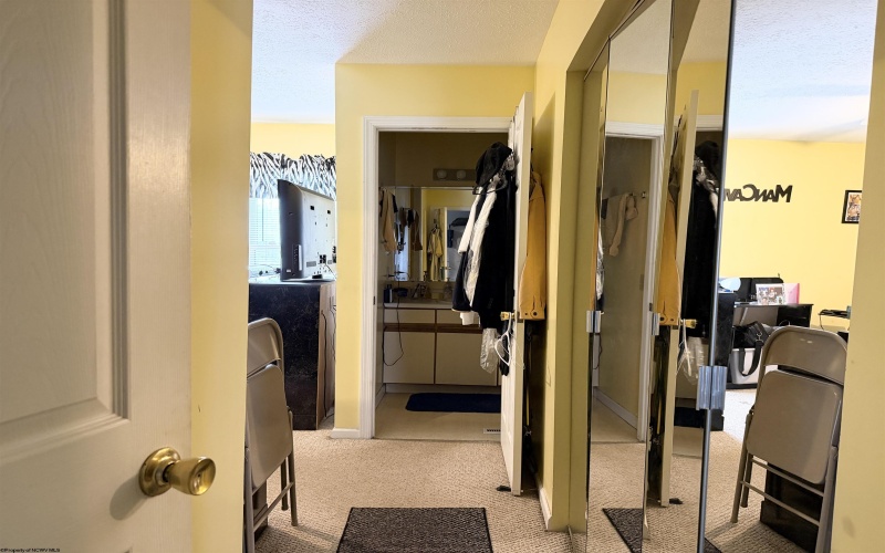 38 Cliffside Drive, Morgantown, West Virginia 26501, 3 Bedrooms Bedrooms, 4 Rooms Rooms,2 BathroomsBathrooms,Single Family Attached,For Sale,Cliffside,10163806