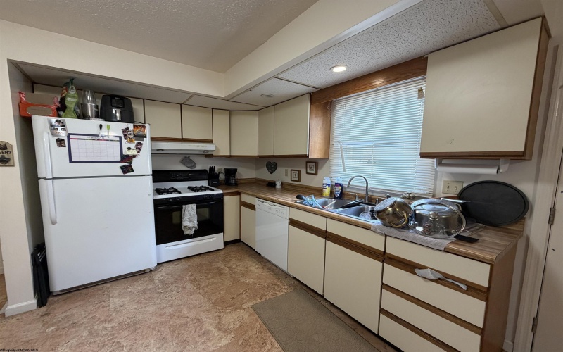 38 Cliffside Drive, Morgantown, West Virginia 26501, 2 Bedrooms Bedrooms, 4 Rooms Rooms,1 BathroomBathrooms,Single Family Attached,For Sale,Cliffside,10163807 38 Cliffside Drive, Morgantown, West Virginia 26501, 2 Bedrooms Bedrooms, 4 Rooms Rooms,1 BathroomBathrooms,Single Family Attached,For Sale,Cliffside,10163807