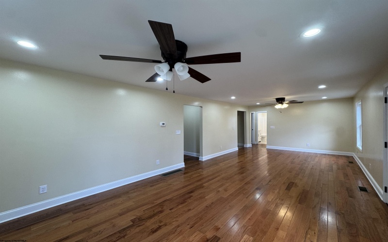 110 Sunshine Way, Fairmont, West Virginia 26554, 3 Bedrooms Bedrooms, 7 Rooms Rooms,2 BathroomsBathrooms,Single Family Detached,For Sale,Sunshine,10163800