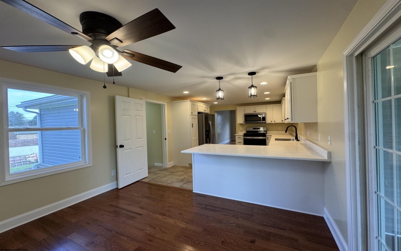 110 Sunshine Way, Fairmont, West Virginia 26554, 3 Bedrooms Bedrooms, 7 Rooms Rooms,2 BathroomsBathrooms,Single Family Detached,For Sale,Sunshine,10163800