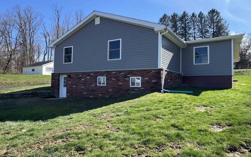 110 Sunshine Way, Fairmont, West Virginia 26554, 3 Bedrooms Bedrooms, 7 Rooms Rooms,2 BathroomsBathrooms,Single Family Detached,For Sale,Sunshine,10163800