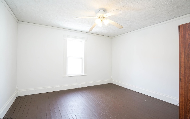 208 Jefferson Street, Mannington, West Virginia 26582, 2 Bedrooms Bedrooms, 5 Rooms Rooms,1 BathroomBathrooms,Single Family Detached,For Sale,Jefferson,10163819