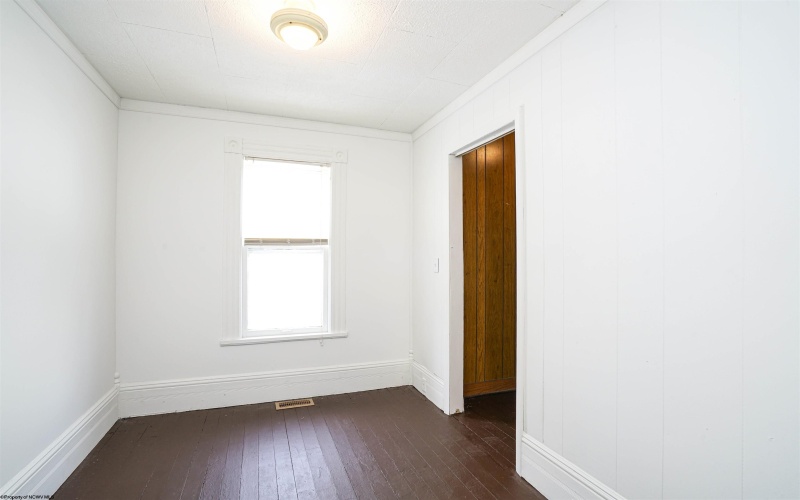 208 Jefferson Street, Mannington, West Virginia 26582, 2 Bedrooms Bedrooms, 5 Rooms Rooms,1 BathroomBathrooms,Single Family Detached,For Sale,Jefferson,10163819