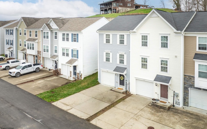 143 Tee Drive, Maidsville, West Virginia 26541, 3 Bedrooms Bedrooms, 6 Rooms Rooms,2 BathroomsBathrooms,Single Family Attached,For Sale,Tee,10163810