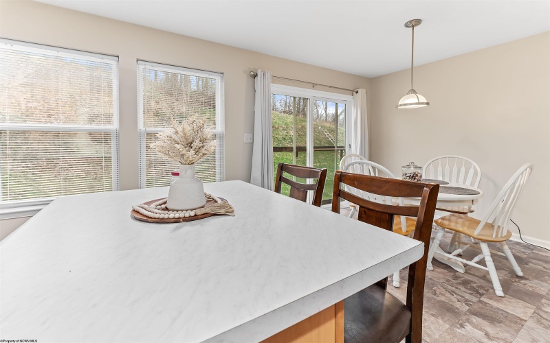 143 Tee Drive, Maidsville, West Virginia 26541, 3 Bedrooms Bedrooms, 6 Rooms Rooms,2 BathroomsBathrooms,Single Family Attached,For Sale,Tee,10163810