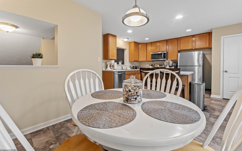 143 Tee Drive, Maidsville, West Virginia 26541, 3 Bedrooms Bedrooms, 6 Rooms Rooms,2 BathroomsBathrooms,Single Family Attached,For Sale,Tee,10163810