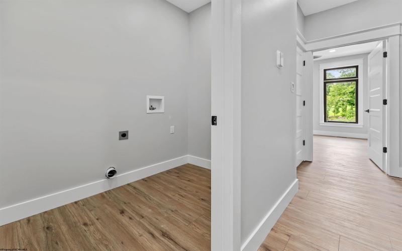 118 Tivoli Garden Drive, Morgantown, West Virginia 26508, 4 Bedrooms Bedrooms, 9 Rooms Rooms,4 BathroomsBathrooms,Single Family Attached,For Sale,Tivoli Garden,10163813