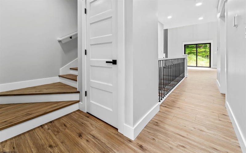 118 Tivoli Garden Drive, Morgantown, West Virginia 26508, 4 Bedrooms Bedrooms, 9 Rooms Rooms,4 BathroomsBathrooms,Single Family Attached,For Sale,Tivoli Garden,10163813