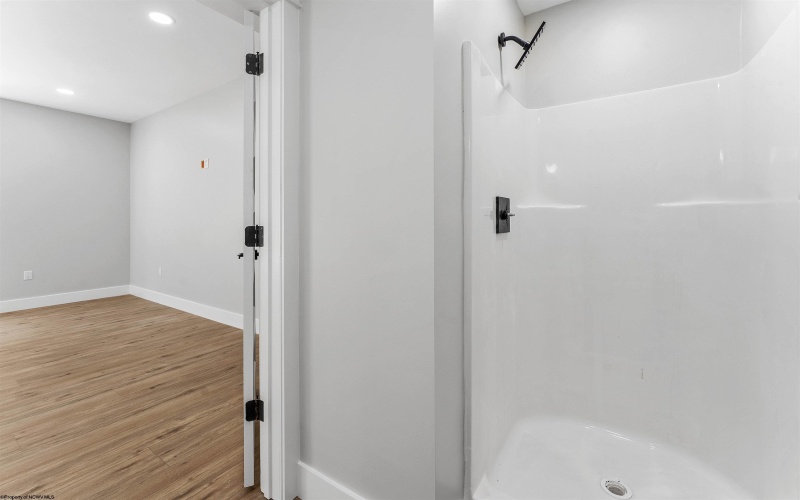 118 Tivoli Garden Drive, Morgantown, West Virginia 26508, 4 Bedrooms Bedrooms, 9 Rooms Rooms,4 BathroomsBathrooms,Single Family Attached,For Sale,Tivoli Garden,10163813