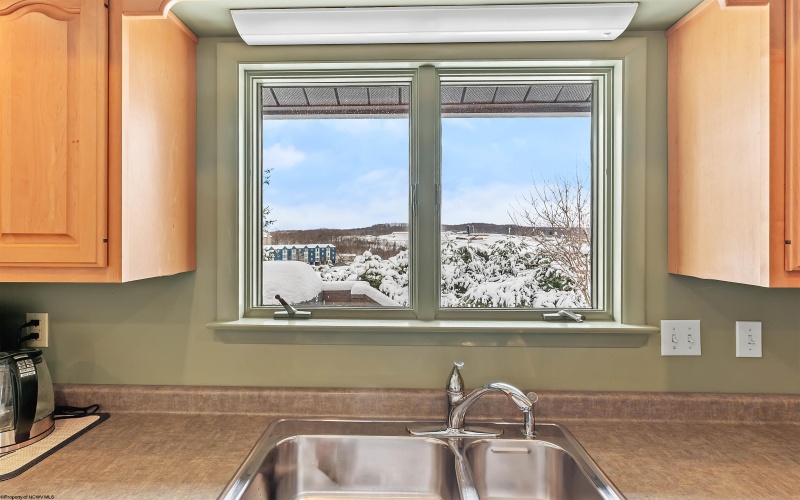 12 Cedarwood Drive, Morgantown, West Virginia 26505, 4 Bedrooms Bedrooms, 8 Rooms Rooms,3 BathroomsBathrooms,Single Family Detached,For Sale,Cedarwood,10163811