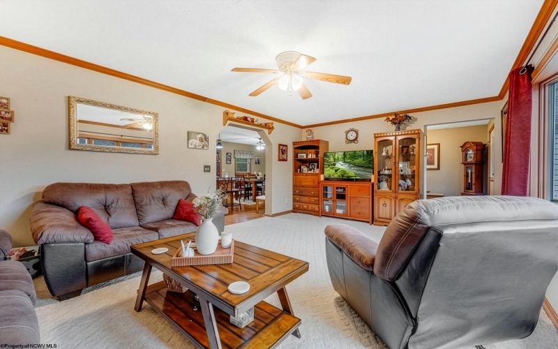 58 Edinburgh Lane, Rivesville, West Virginia 26588, 3 Bedrooms Bedrooms, 8 Rooms Rooms,3 BathroomsBathrooms,Single Family Detached,For Sale,Edinburgh,10163812