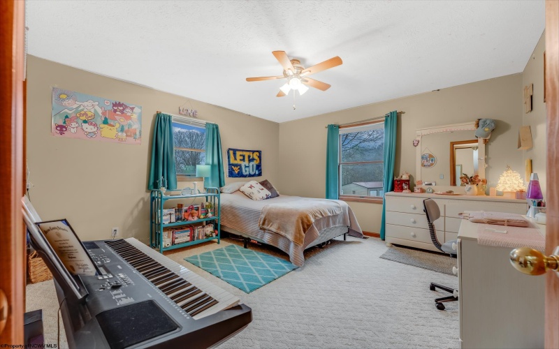 58 Edinburgh Lane, Rivesville, West Virginia 26588, 3 Bedrooms Bedrooms, 8 Rooms Rooms,3 BathroomsBathrooms,Single Family Detached,For Sale,Edinburgh,10163812