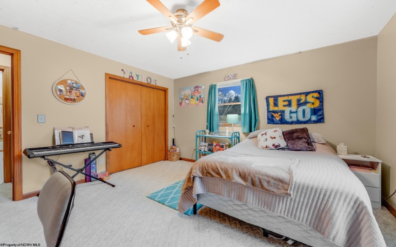 58 Edinburgh Lane, Rivesville, West Virginia 26588, 3 Bedrooms Bedrooms, 8 Rooms Rooms,3 BathroomsBathrooms,Single Family Detached,For Sale,Edinburgh,10163812