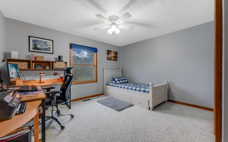 58 Edinburgh Lane, Rivesville, West Virginia 26588, 3 Bedrooms Bedrooms, 8 Rooms Rooms,3 BathroomsBathrooms,Single Family Detached,For Sale,Edinburgh,10163812