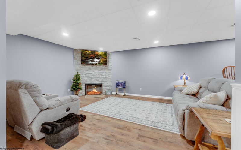 58 Edinburgh Lane, Rivesville, West Virginia 26588, 3 Bedrooms Bedrooms, 8 Rooms Rooms,3 BathroomsBathrooms,Single Family Detached,For Sale,Edinburgh,10163812