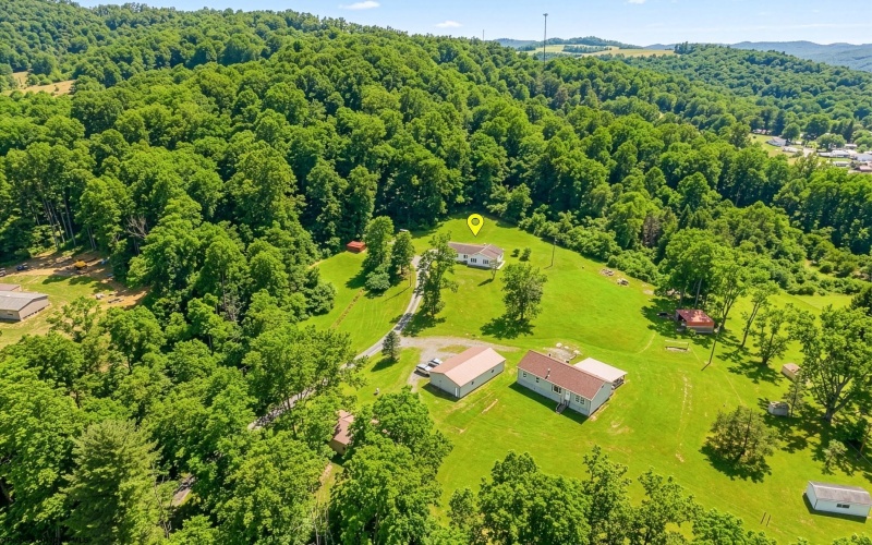 58 Edinburgh Lane, Rivesville, West Virginia 26588, 3 Bedrooms Bedrooms, 8 Rooms Rooms,3 BathroomsBathrooms,Single Family Detached,For Sale,Edinburgh,10163812