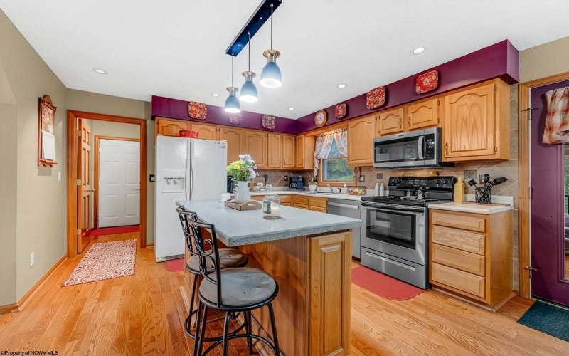 58 Edinburgh Lane, Rivesville, West Virginia 26588, 3 Bedrooms Bedrooms, 8 Rooms Rooms,3 BathroomsBathrooms,Single Family Detached,For Sale,Edinburgh,10163812