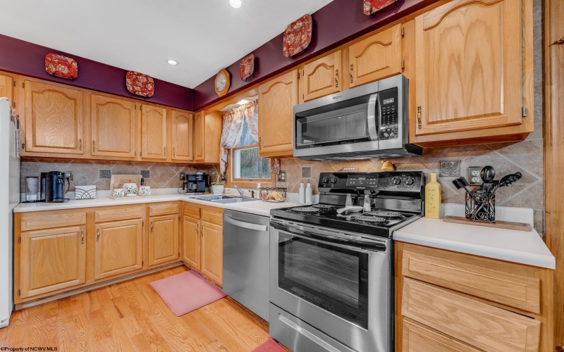 58 Edinburgh Lane, Rivesville, West Virginia 26588, 3 Bedrooms Bedrooms, 8 Rooms Rooms,3 BathroomsBathrooms,Single Family Detached,For Sale,Edinburgh,10163812