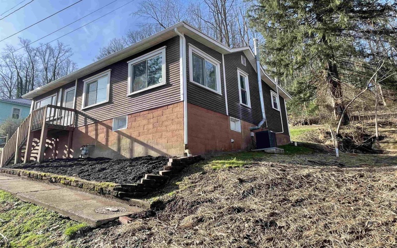 232 Wilson Street, Weston, West Virginia 26452, 3 Bedrooms Bedrooms, 6 Rooms Rooms,1 BathroomBathrooms,Single Family Detached,For Sale,Wilson,10163822