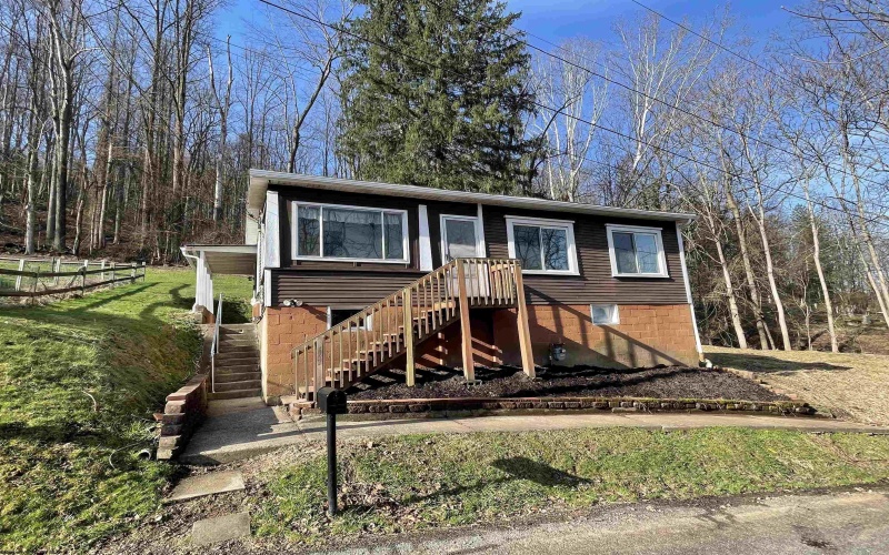 232 Wilson Street, Weston, West Virginia 26452, 3 Bedrooms Bedrooms, 6 Rooms Rooms,1 BathroomBathrooms,Single Family Detached,For Sale,Wilson,10163822