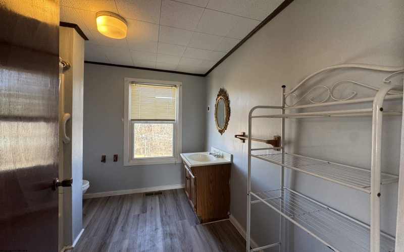 356 21st Street, Clarksburg, West Virginia 26301, 4 Bedrooms Bedrooms, 6 Rooms Rooms,1 BathroomBathrooms,Single Family Detached,For Sale,21st,10163827