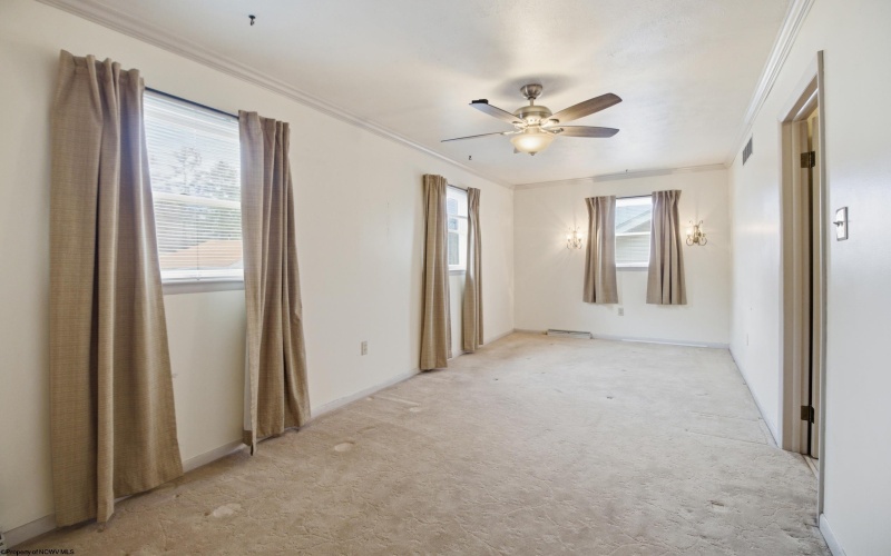 315 Alexander Avenue, Clarksburg, West Virginia 26301, 2 Bedrooms Bedrooms, 6 Rooms Rooms,2 BathroomsBathrooms,Single Family Detached,For Sale,Alexander,10163824