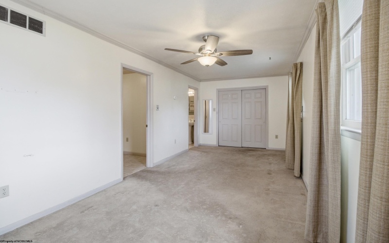 315 Alexander Avenue, Clarksburg, West Virginia 26301, 2 Bedrooms Bedrooms, 6 Rooms Rooms,2 BathroomsBathrooms,Single Family Detached,For Sale,Alexander,10163824