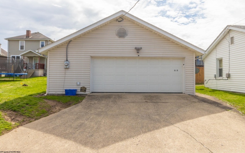 315 Alexander Avenue, Clarksburg, West Virginia 26301, 2 Bedrooms Bedrooms, 6 Rooms Rooms,2 BathroomsBathrooms,Single Family Detached,For Sale,Alexander,10163824