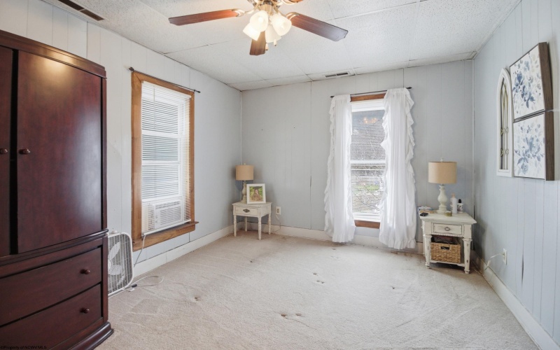 209 Grant Street, Clarksburg, West Virginia 26301, 3 Bedrooms Bedrooms, 8 Rooms Rooms,1 BathroomBathrooms,Single Family Detached,For Sale,Grant,10163823