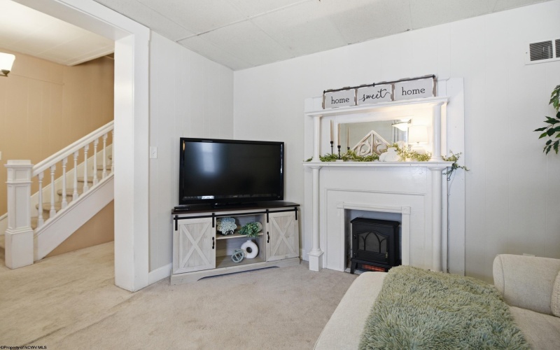 209 Grant Street, Clarksburg, West Virginia 26301, 3 Bedrooms Bedrooms, 8 Rooms Rooms,1 BathroomBathrooms,Single Family Detached,For Sale,Grant,10163823