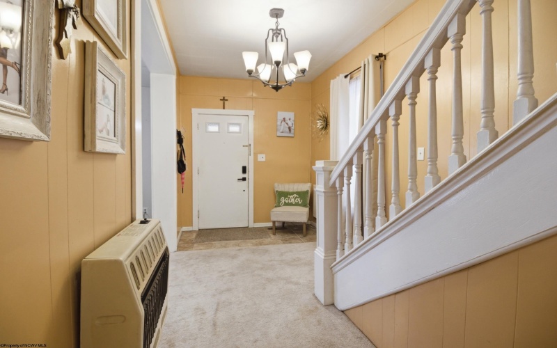 209 Grant Street, Clarksburg, West Virginia 26301, 3 Bedrooms Bedrooms, 8 Rooms Rooms,1 BathroomBathrooms,Single Family Detached,For Sale,Grant,10163823