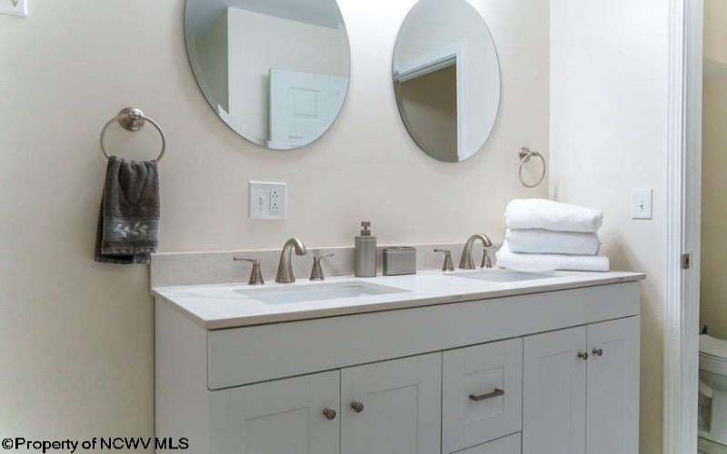 232 Del Dew Drive, Bridgeport, West Virginia 26330, 3 Bedrooms Bedrooms, 7 Rooms Rooms,2 BathroomsBathrooms,Single Family Detached,For Sale,Del Dew,10163829