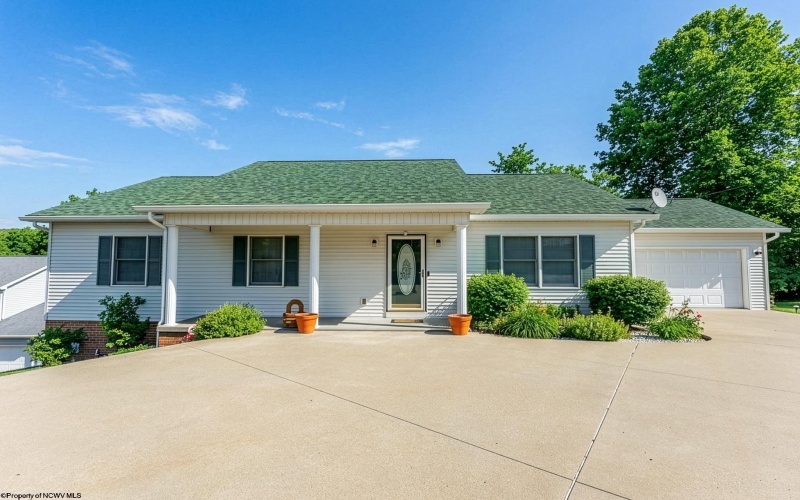 1010 Ashton Drive, Morgantown, West Virginia 26508, 3 Bedrooms Bedrooms, 8 Rooms Rooms,3 BathroomsBathrooms,Single Family Detached,For Sale,Ashton,10163832