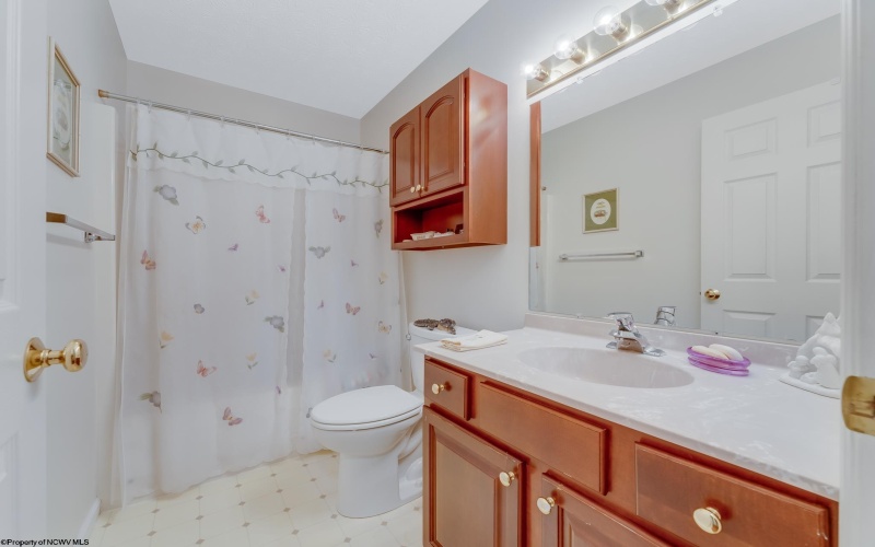 1010 Ashton Drive, Morgantown, West Virginia 26508, 3 Bedrooms Bedrooms, 8 Rooms Rooms,3 BathroomsBathrooms,Single Family Detached,For Sale,Ashton,10163832