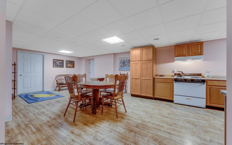 1010 Ashton Drive, Morgantown, West Virginia 26508, 3 Bedrooms Bedrooms, 8 Rooms Rooms,3 BathroomsBathrooms,Single Family Detached,For Sale,Ashton,10163832